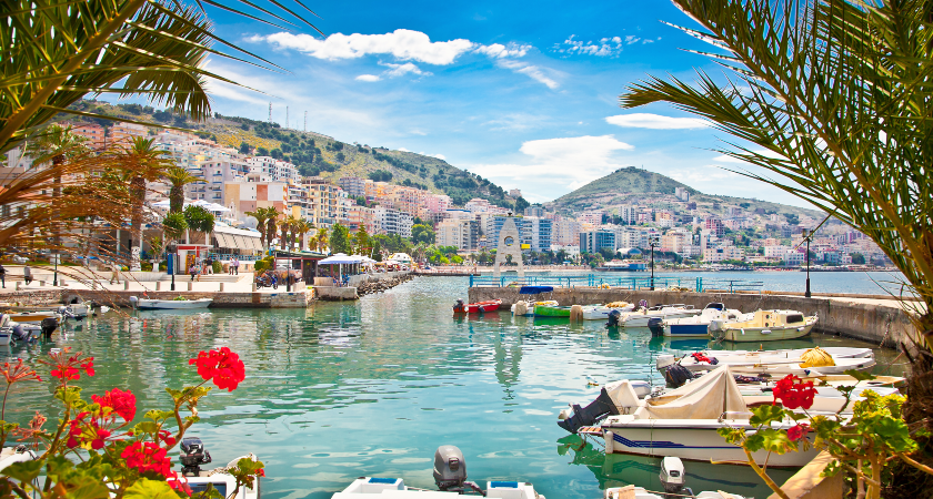 albánské pobřežní město albania seaside town