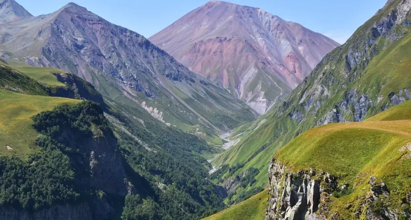 hory v Gruzii mountains in Georgia