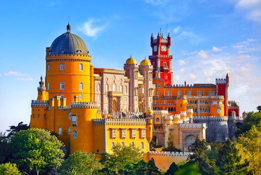 Palacie de Pena ve městě Sintra