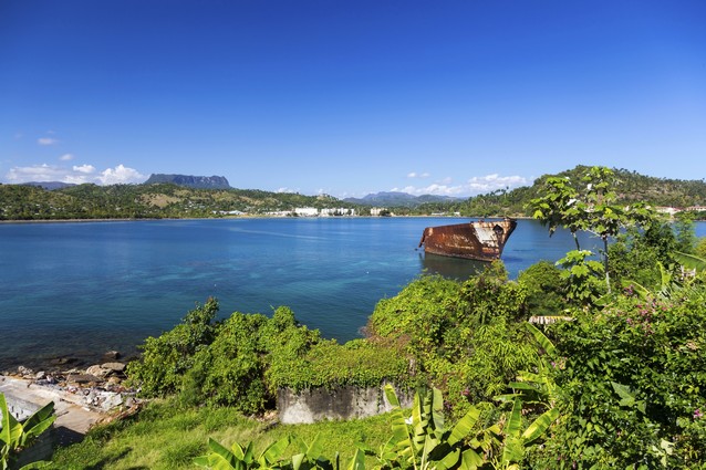 Baracoa Bay záliv pohled na stolovou horu El Yunque